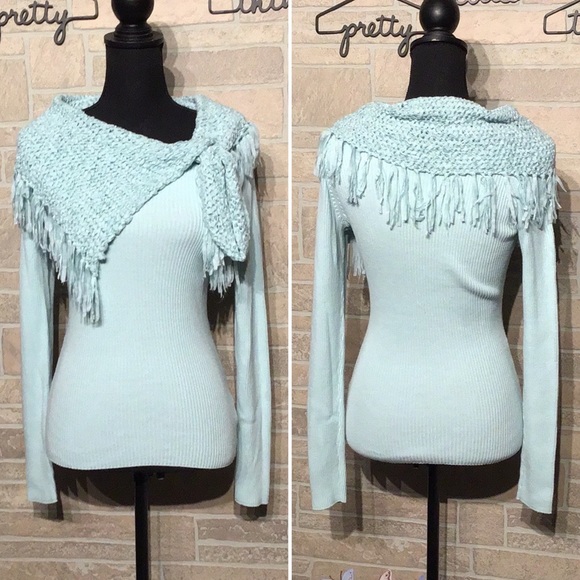 itsu Sweaters - Itsu - Sz S - unique fringe neck sweater -Ice blue